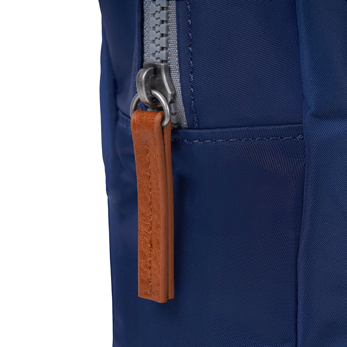 Willesden Sling Bag Large In Crisp Blue