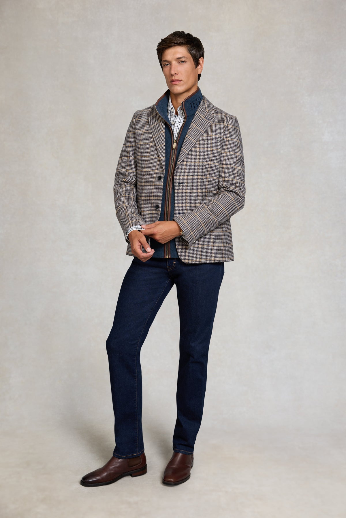 Men's Classic Woven Button Down Shirt