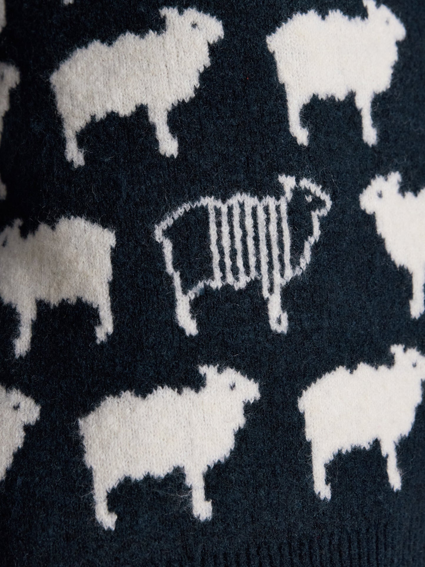 Intarsia Knitted Tres Sheep Relaxed Fit Jumper with Crew Neck