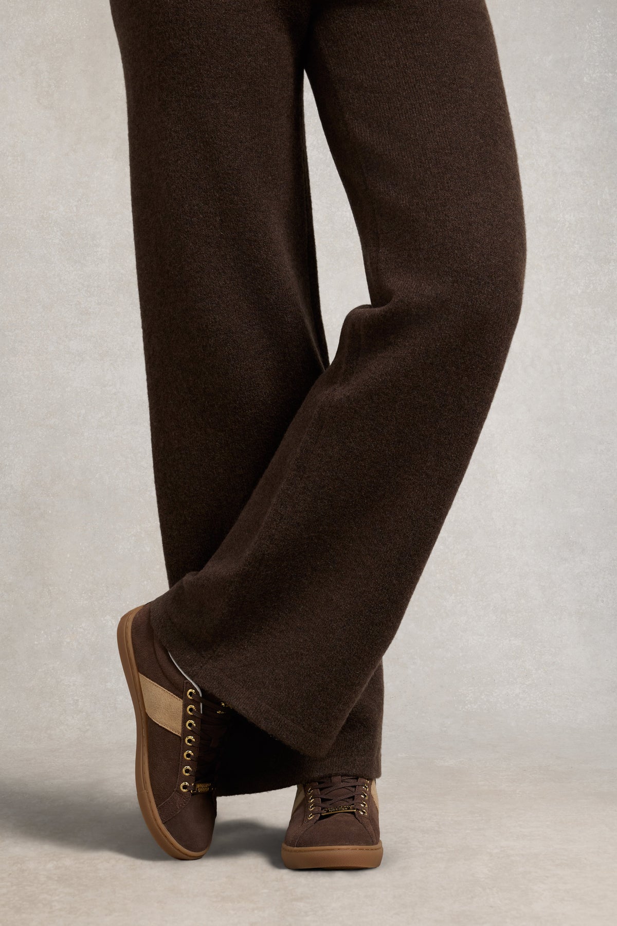 Knightsbridge Court Trainer