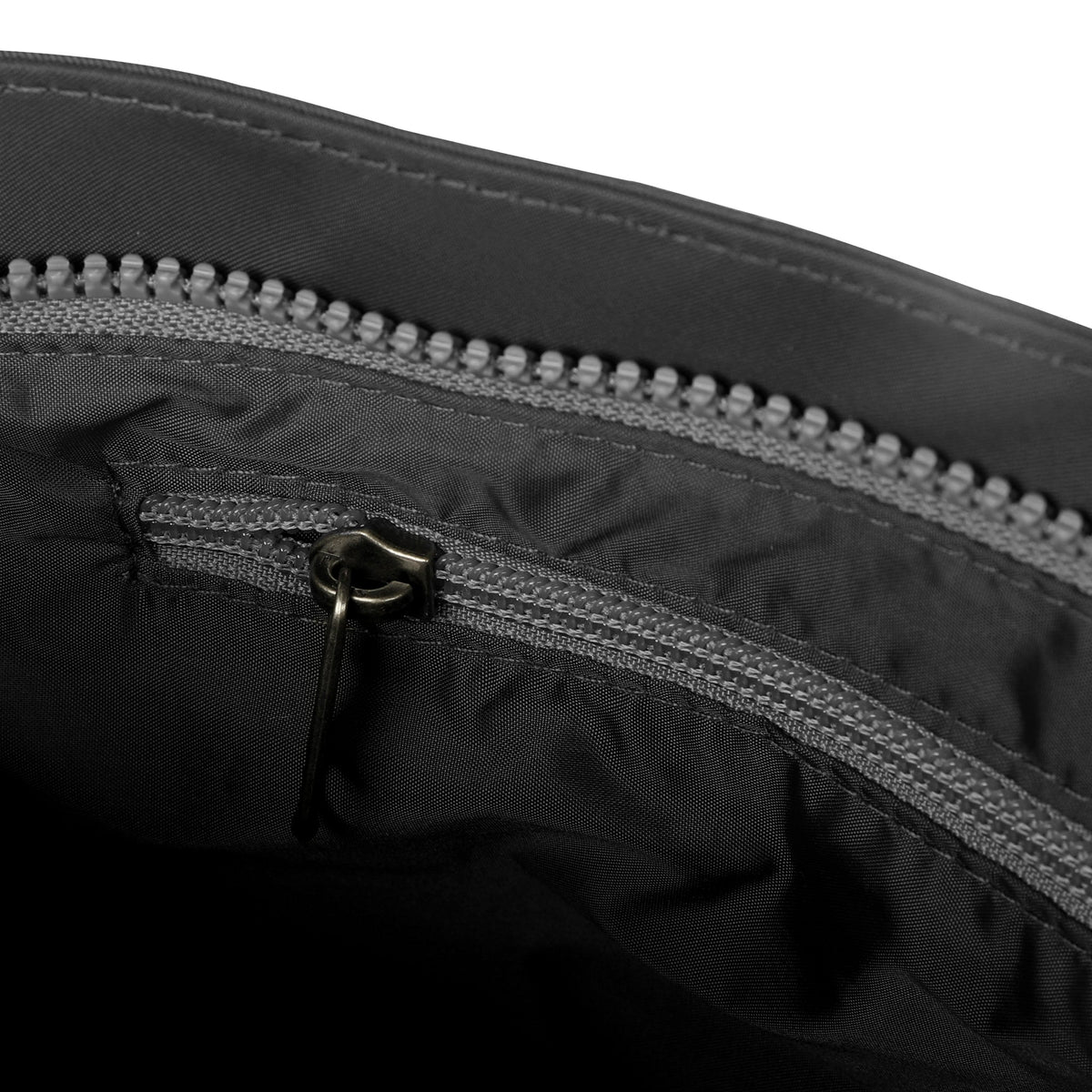 Kennington Crossbody In Graphite Nylon