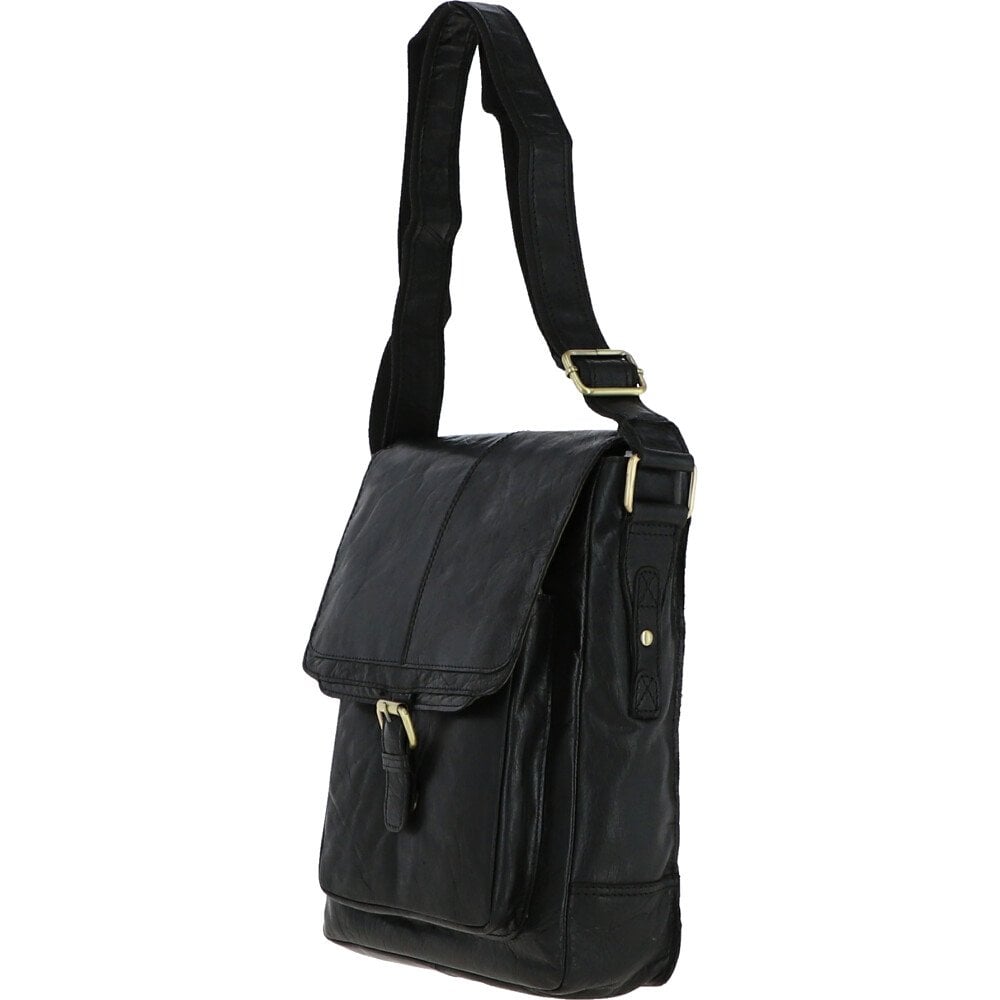 Medium Vintage Wash Leather Travel Bag Black: G-32